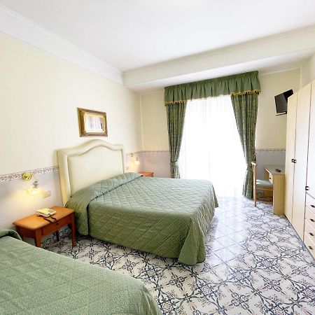 סנט אגאתה סוי דואה גולפי Hotel Reginella מראה חיצוני תמונה